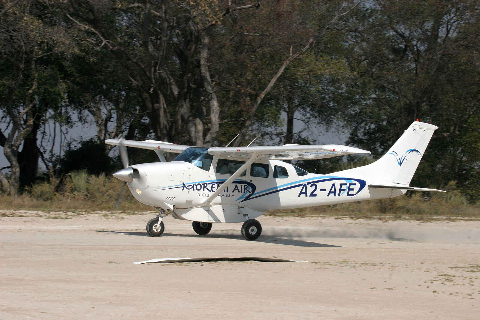 Moremi Crossing: Kleinflugzeug für den Transfer ab Maun Moremi Crossing: Kleinflugzeug für den Transfer ab Maun