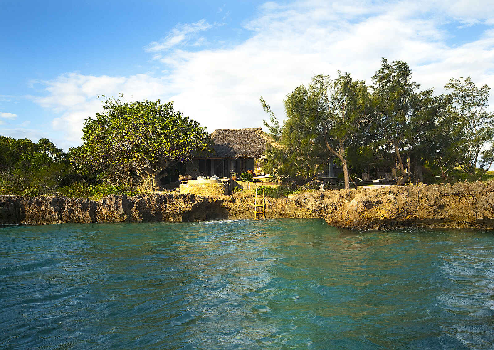 Azura Quilalea: Eigener Zugang zum Meer Azura Quilalea: Eigener Zugang zum Meer