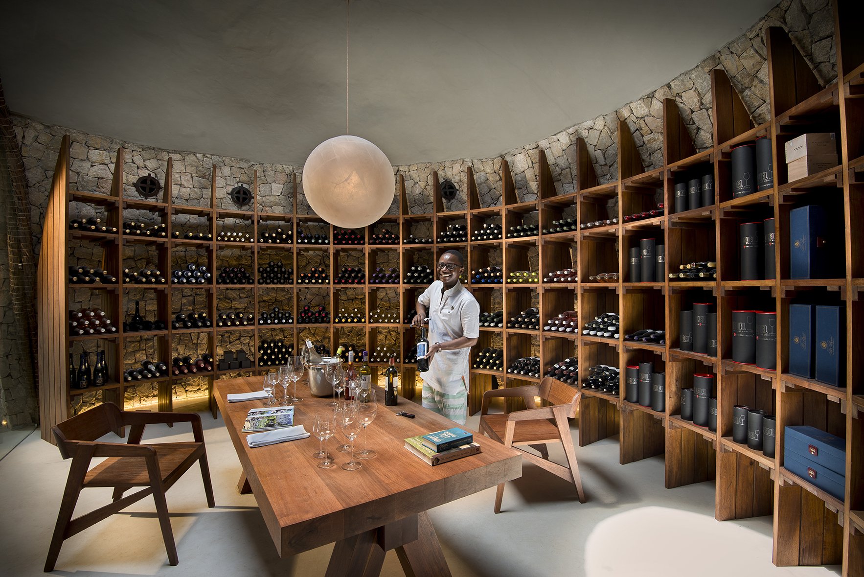 Time + Tide Miavana: Weinkeller