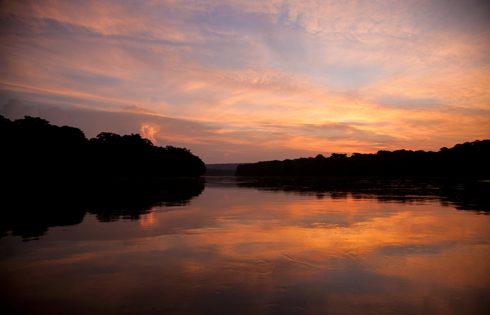 Sangha Lodge: Abendstimmung über dem Fluss