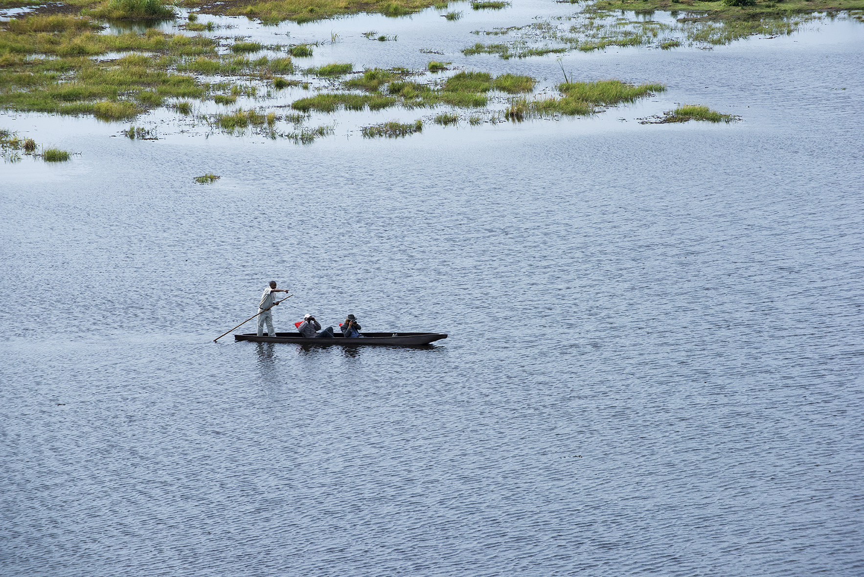 Linyanti Bush Camp: Mokoro auf offenem Wasser