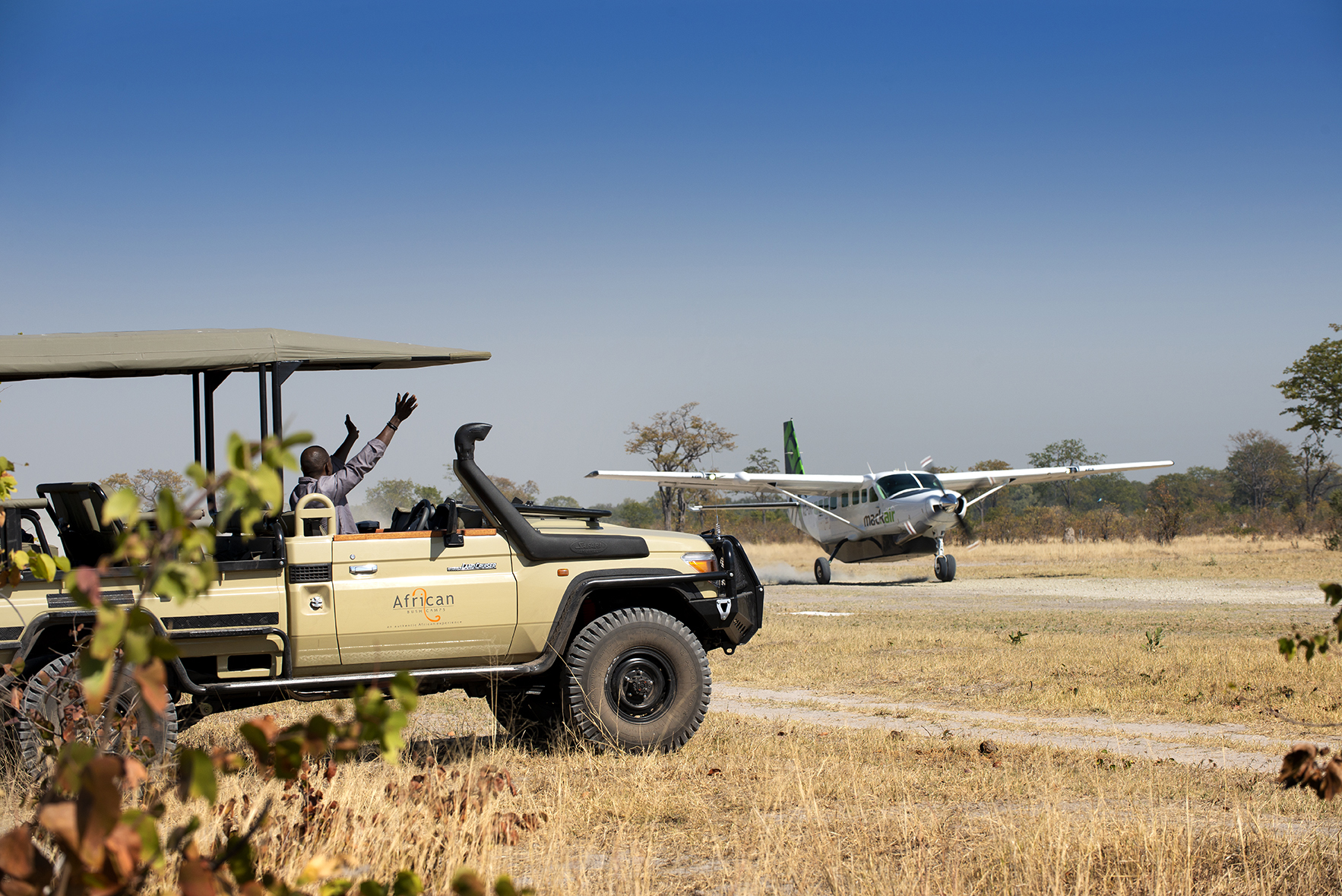 African Bush Camps, Chobe Enclave, Glambing, Linyanti Expeditions, Linyanti Sümpfe, Airstrip, Empfang, Afrikarma, Afrikarma Safaris, Afrikarma Safaris. Wildnis. Hautnah., Afrikarma.de