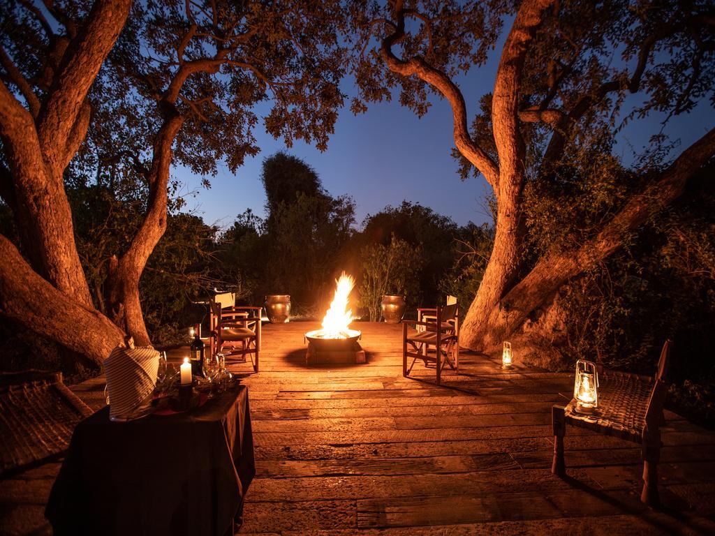 Selinda Suite: An der Boma Selinda Suite: An der Boma