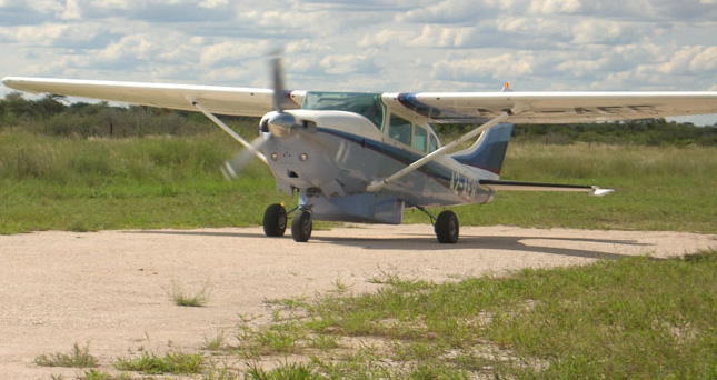 Edo's Camp: Ankunft per Flugzeug