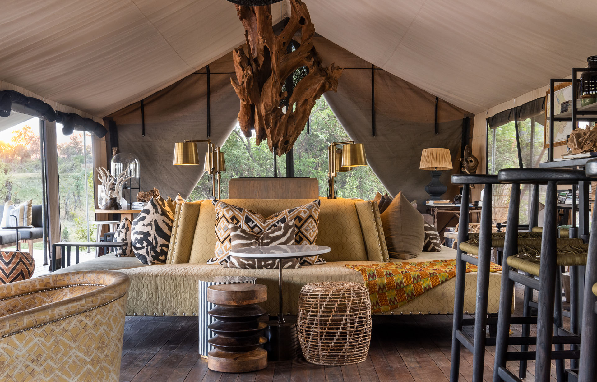 Gomoti Plains Camp: Bar Sitzecke