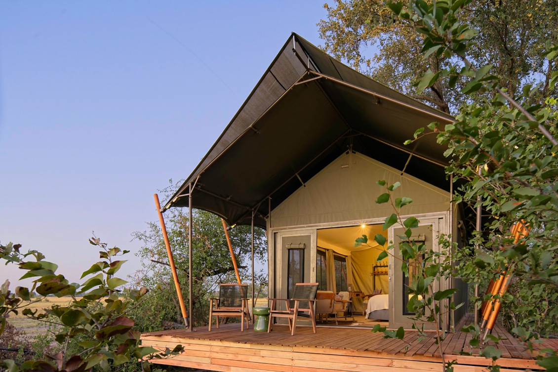 Karangoma Camp: Außenansicht der Gästeunterkunft Karangoma Camp: Außenansicht der Gästeunterkunft