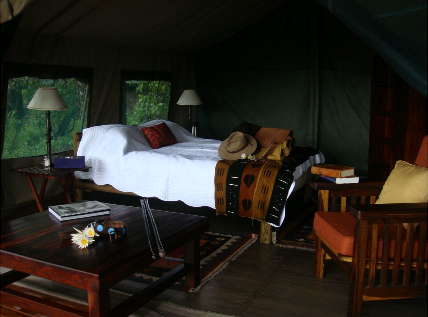 Bett, schlafzimmer, Gästezelt, Kujwana Camp, kujwana camp bilder, okavango delta, okavango delta safari, reiterurlaub, reitsafari botswana, reitsafaris