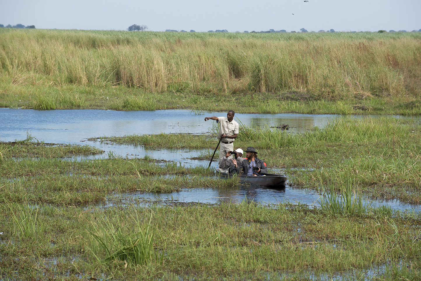 Afrikarma, Afrikarma Safaris, Afrikarma.de, Beks Ndlovu, Caprivi Streifen, Chobe Enclave, Linyanti Ebony, Linyanti Ebony Camp, Linyanti Sümpfe, Mokoro, Poler, Afrikarma Safaris. Wildnis. Hautnah.