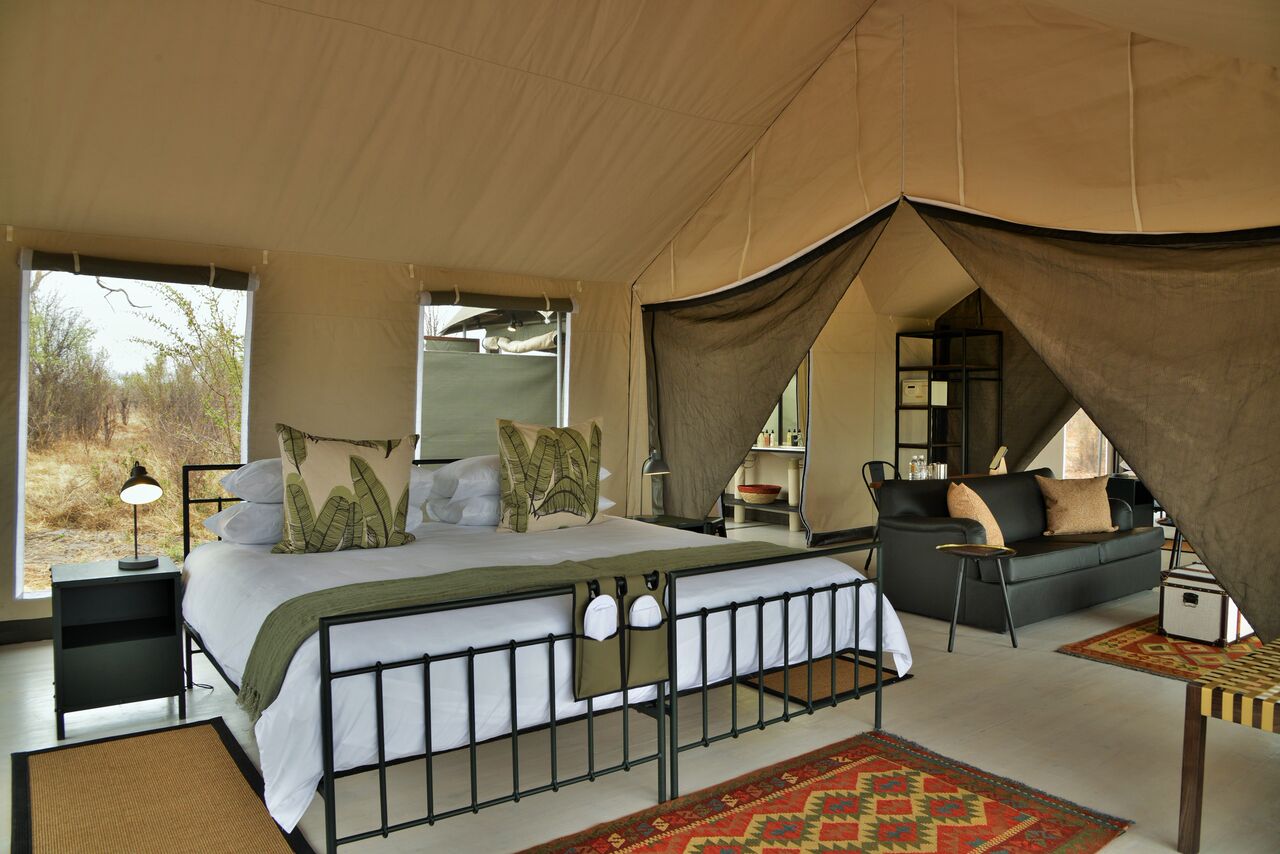 Chobe National Park, Goha Hills, Kareem Kader, Kwikamba Pan, Nogatsaa Pans Lodge, Afrikarma, Afrikarma Safaris, Afrikarma Safaris - Wildnis. Hautnah., Afrikarma.de, Doppelbett, Gästesuite