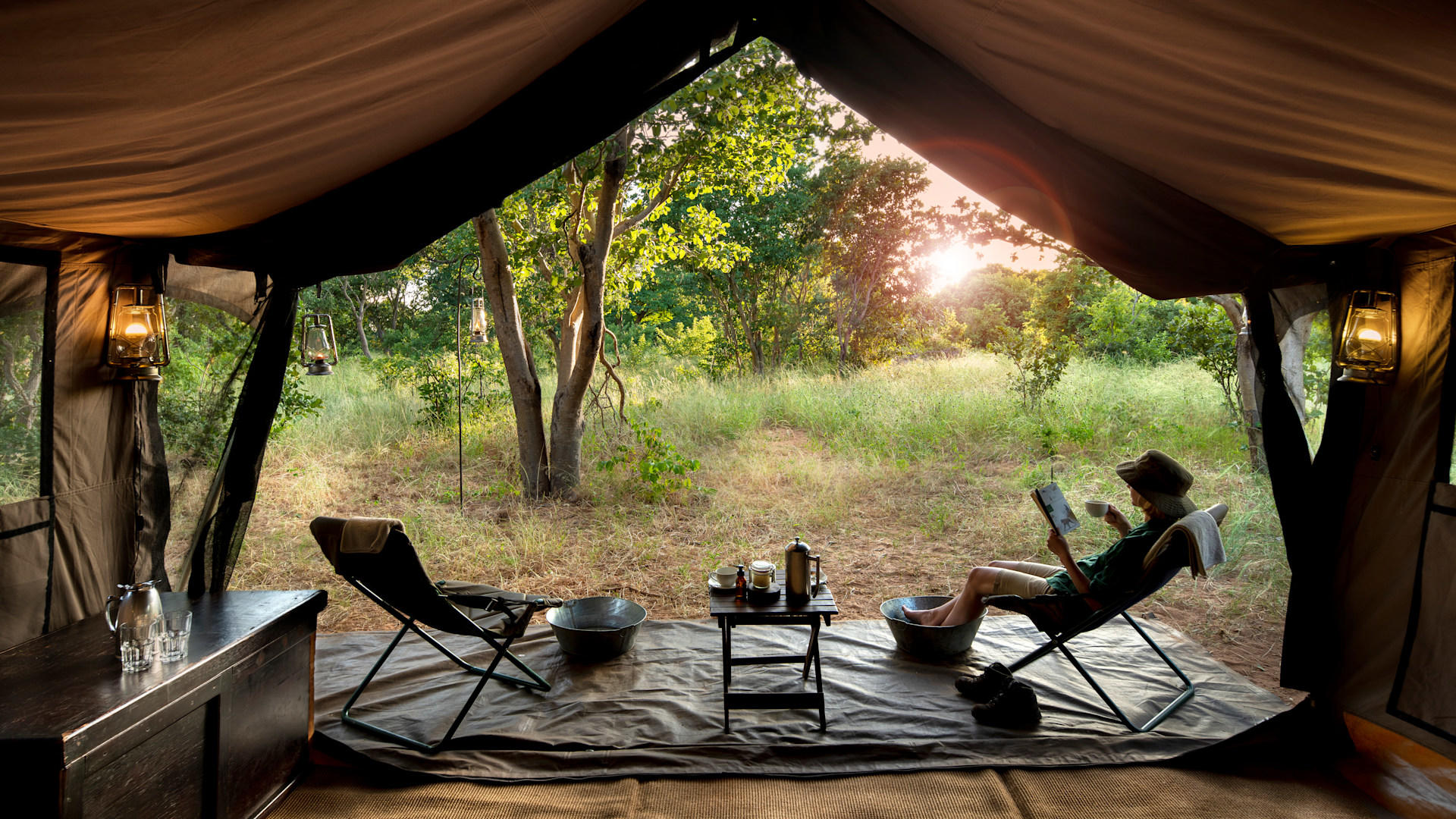 Nxabega Under Canvas Camp: Gästeterrasse