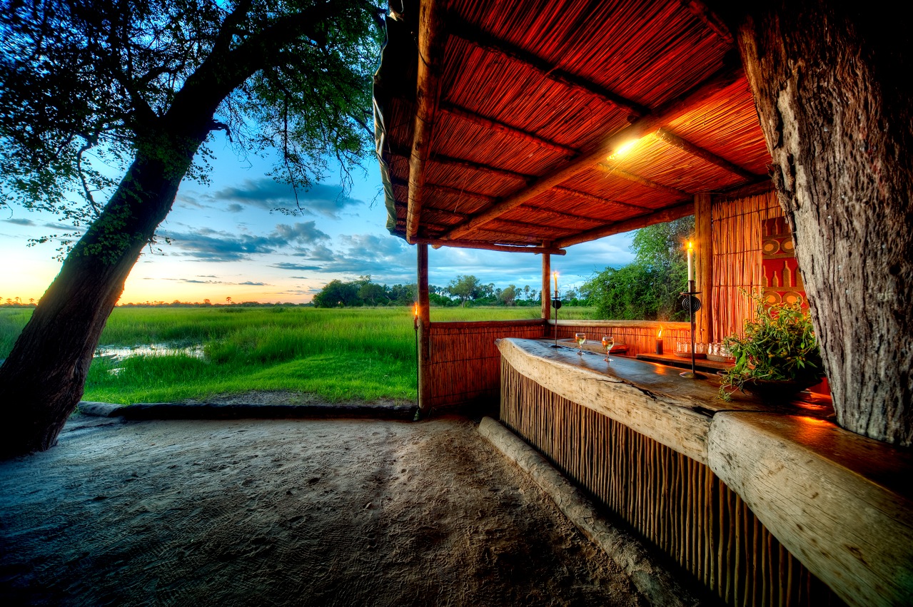 Footsteps in Africa, Moremi Game Reserve, NG 27B, Oddball's Camp, Okavango-Delta, Abendstimmung, Bar, Afrikarma, Afrikarma Safaris, Afrikarma.de, Peter Sandenbergh, Bush Walking