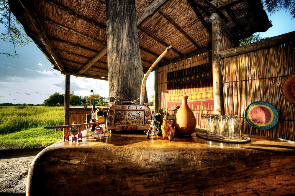 Footsteps in Africa, Moremi Game Reserve, NG 27B, Oddball's Camp, Okavango-Delta, Bar, Getränke, Afrikarma, Afrikarma Safaris, Afrikarma.de, Peter Sandenbergh, Bush Walking