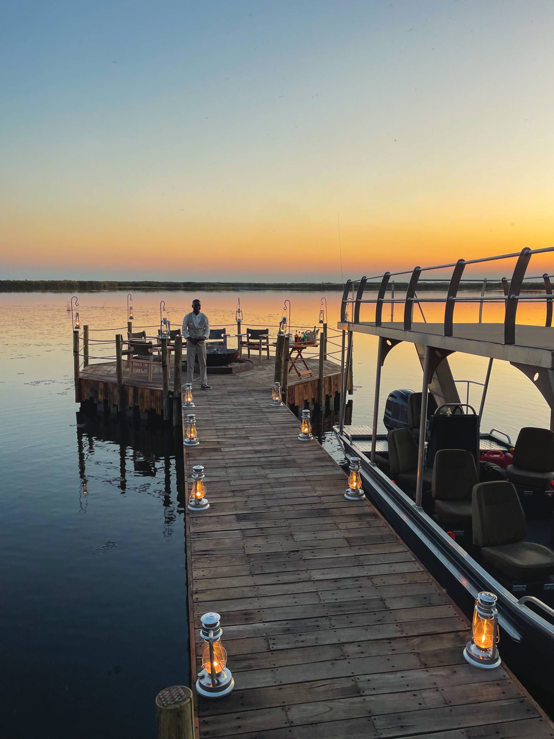 Sitatunga Private Island Camp: Steg zur Boma Sitatunga Private Island Camp: Steg zur Boma