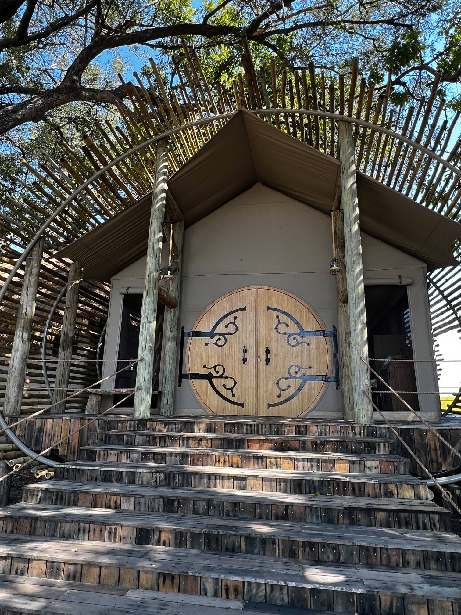 Sitatunga Private Island Camp: Eingang zum Gästebungalow Sitatunga Private Island Camp: Eingang zum Gästebungalow