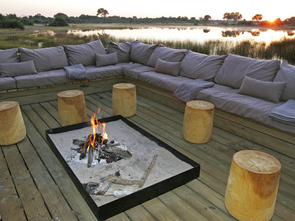 Vumbura Plains Camp: Feuerdeck Vumbura Plains Camp: Feuerdeck