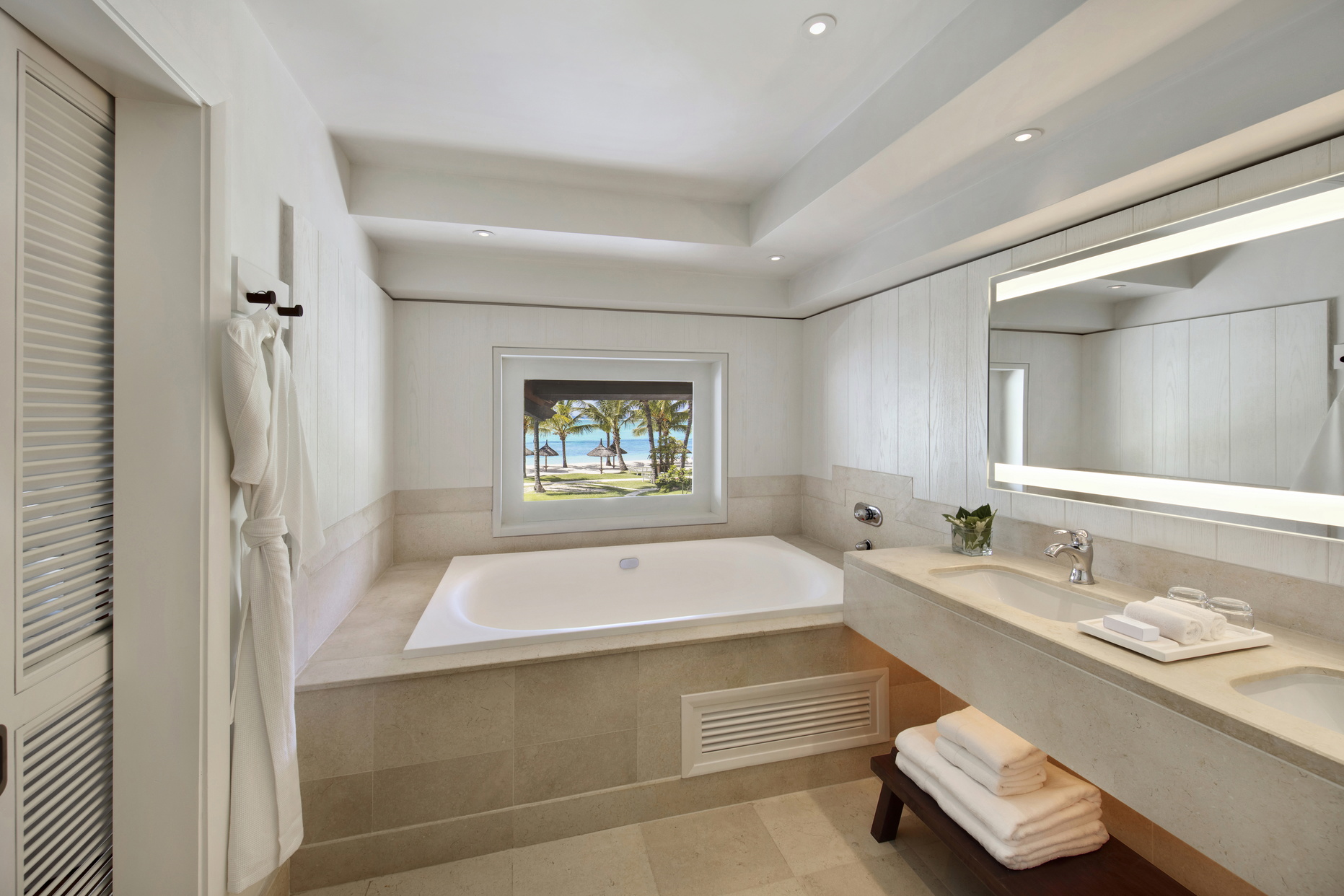 LUX Le Morne: Sunset Junior Suite Bad