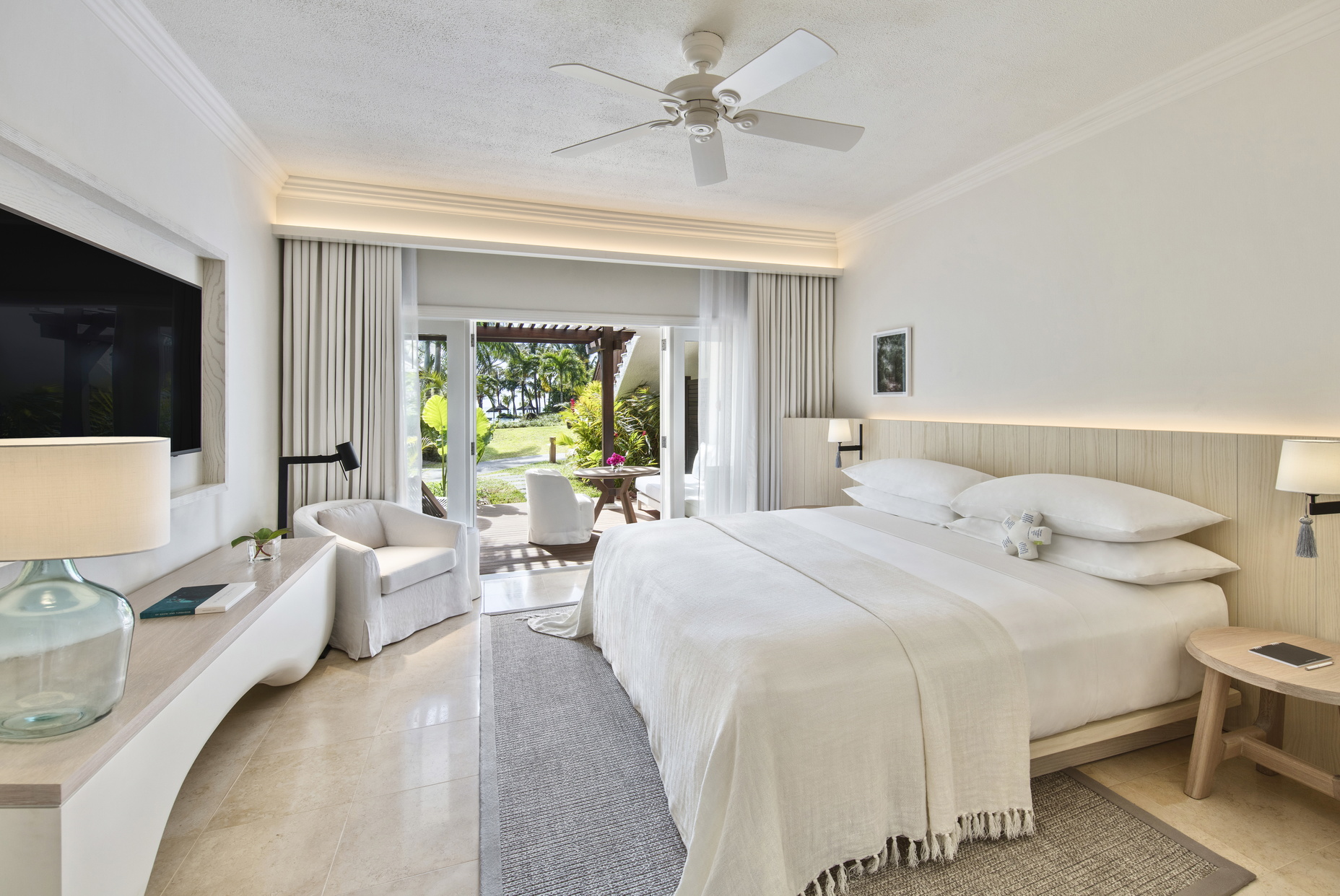 LUX Le Morne: Superior Room Bett