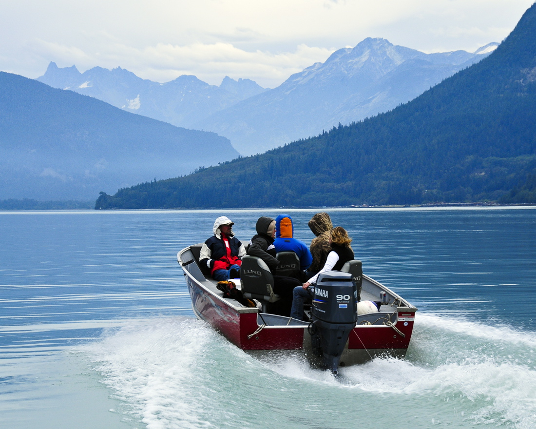 Tweedsmuir Park Lodge: Ausblick auf den Bootstouren Tweedsmuir Park Lodge: Ausblick auf den Bootstouren