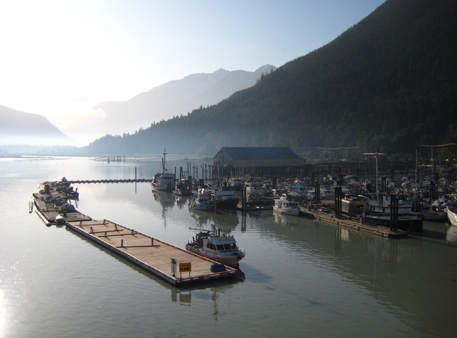 British Columbia, Kanada, Tweedsmuir, Tweedsmuir Park Lodge, Aktivitäten, Attraktion, Beobachtung, Boote, Bootstour, Fluss, Umgebung, Natur, Bella Coola, Hafen, Afrikarma, Afrikarma Safaris, Afrikarma Safaris - Wildnis. Hautnah., Afrikarma.de