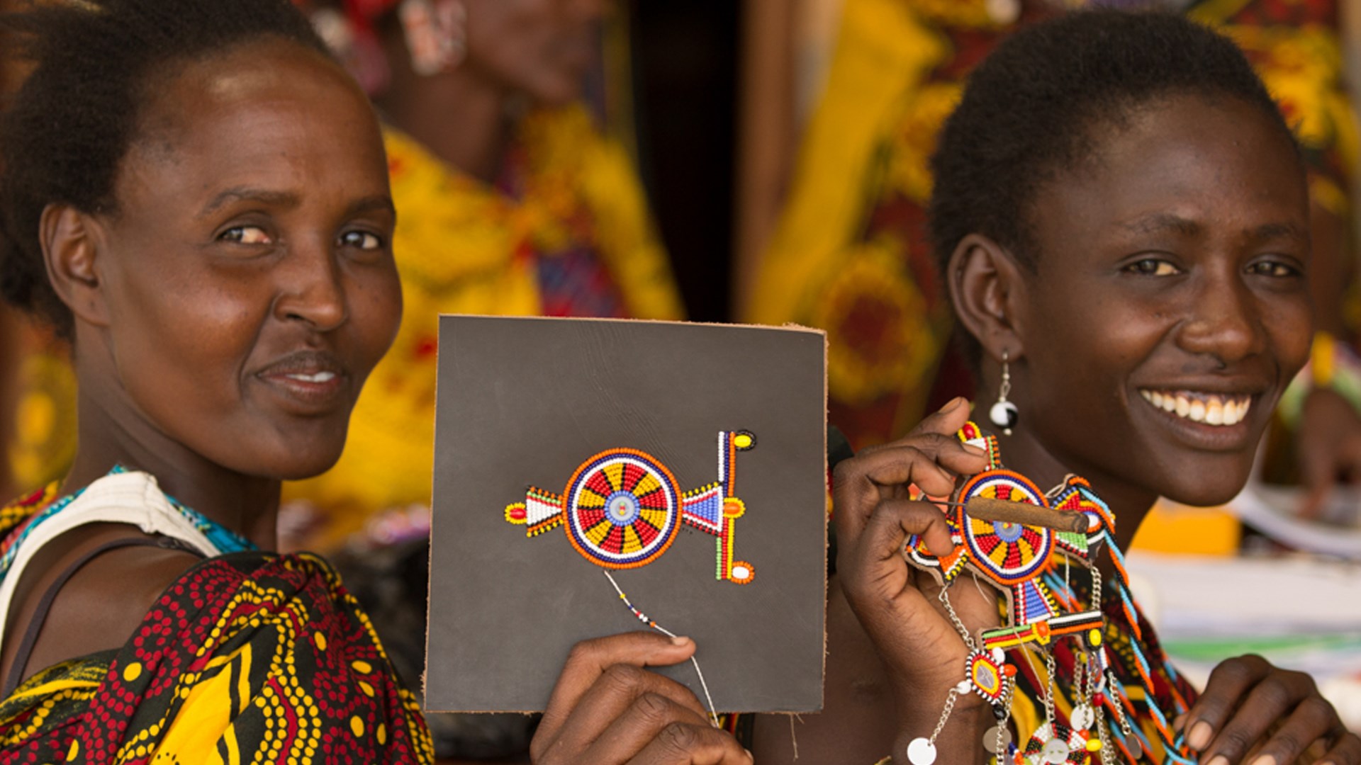 Masai Mara, Olare Mara Kempinski, Olare Motorogi Conservancy, Safari Camp, Kunsthandwerk, Maasai, Menschenaffen, Frauen, Afrikarma, Afrikarma Safaris, Afrikarma Safaris. Wildnis. Hautnah., Afrikarma.de