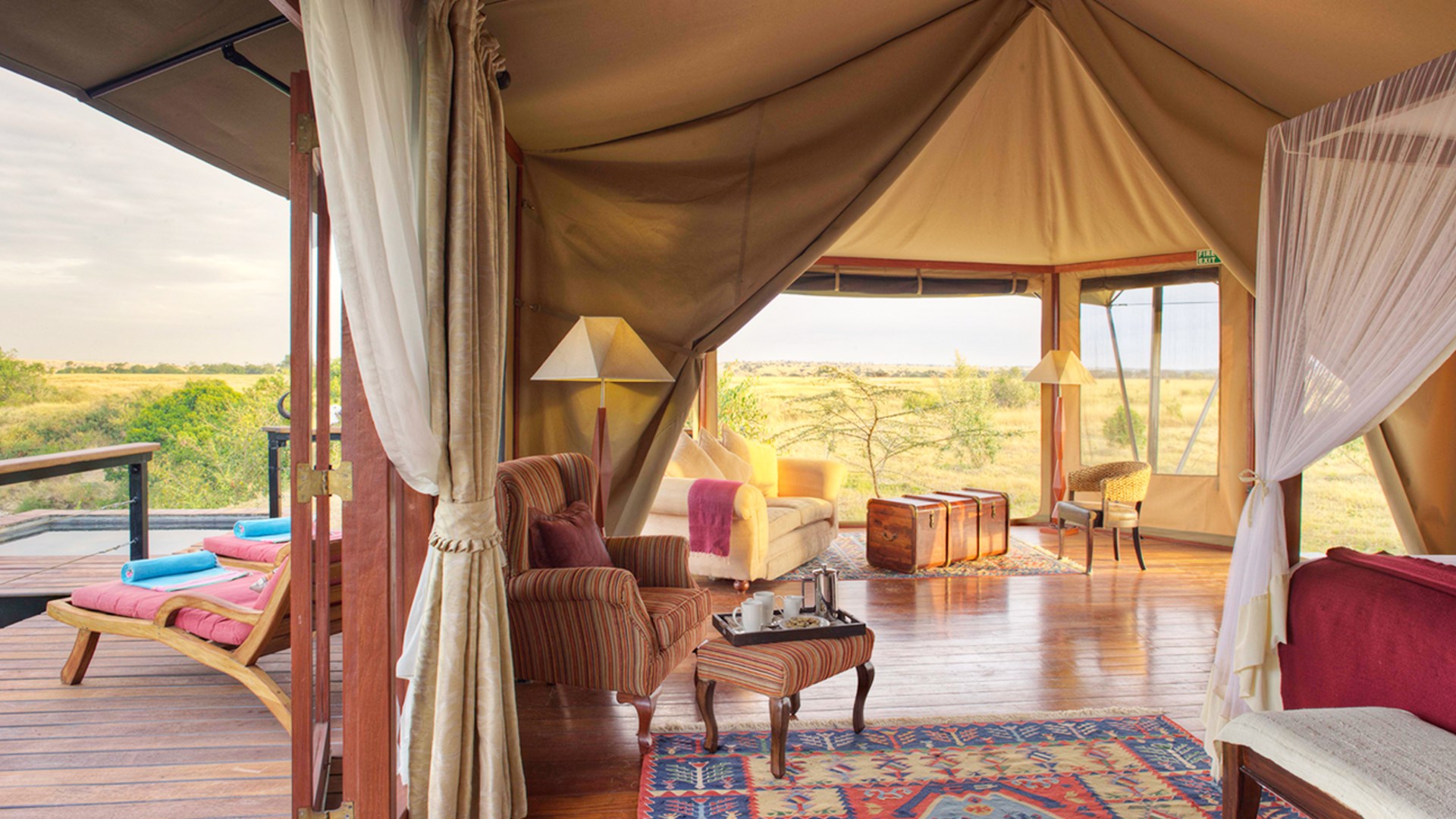 Masai Mara, Olare Mara Kempinski, Olare Motorogi Conservancy, Safari Camp, Gästezelt, Liegestühle, Plunge Pool, Afrikarma, Afrikarma Safaris, Afrikarma Safaris. Wildnis. Hautnah., Afrikarma.de