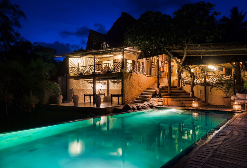 Alfajiri Villas: Beach Villa bei Nacht alfajiri beach villa, alfajiri cliff villa, alfajiri garden villa, alfajiri villas, alfajiri villas bilder, beach villa, unterkunft, villa