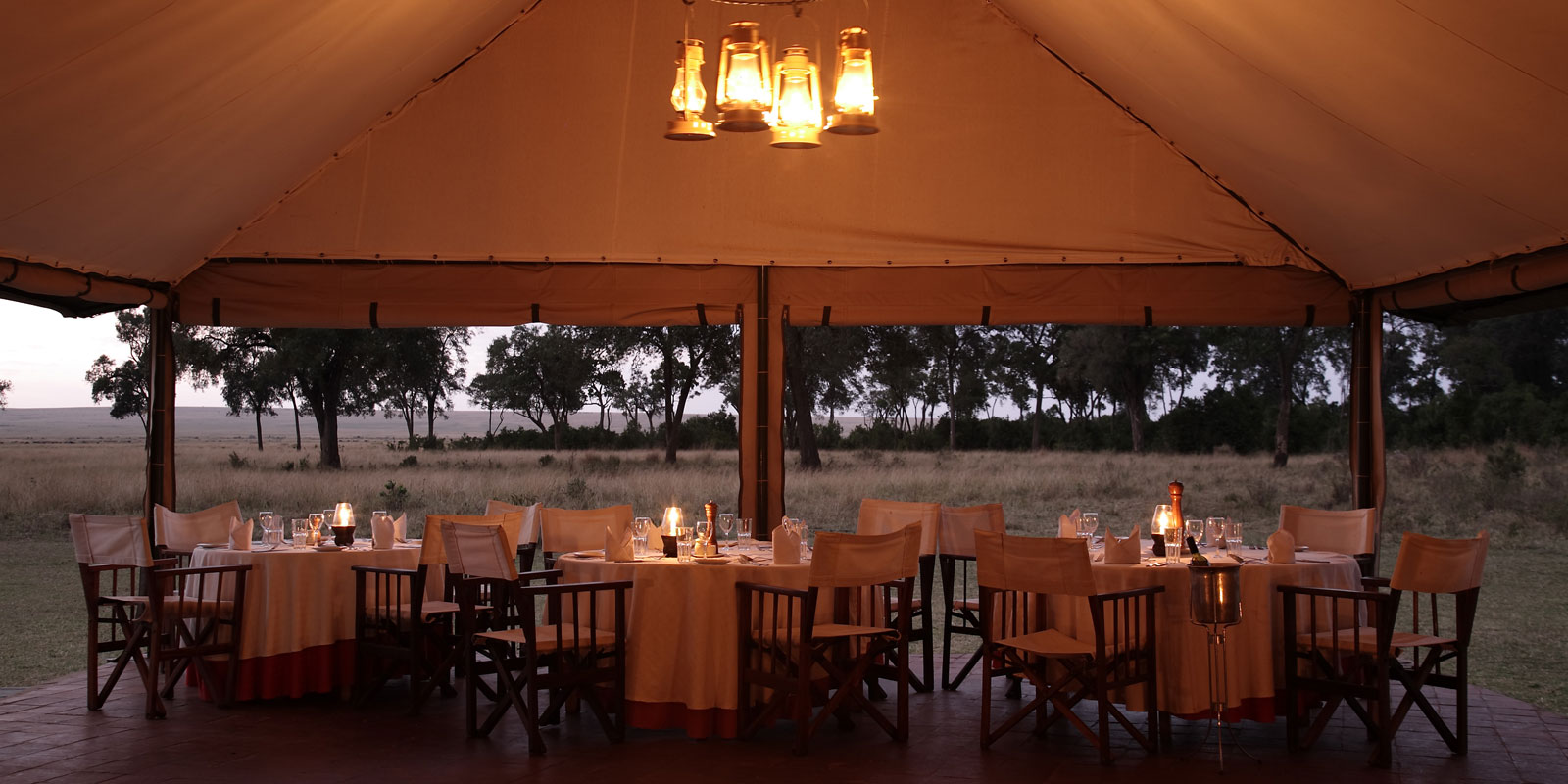 afrikarma, afrikarma Safaris, Afrikarma Safaris - Wildnis.Hautnah., afrikarma.de, Masai Mara, Abendessen, Dinner, Gemeinschaftszelt