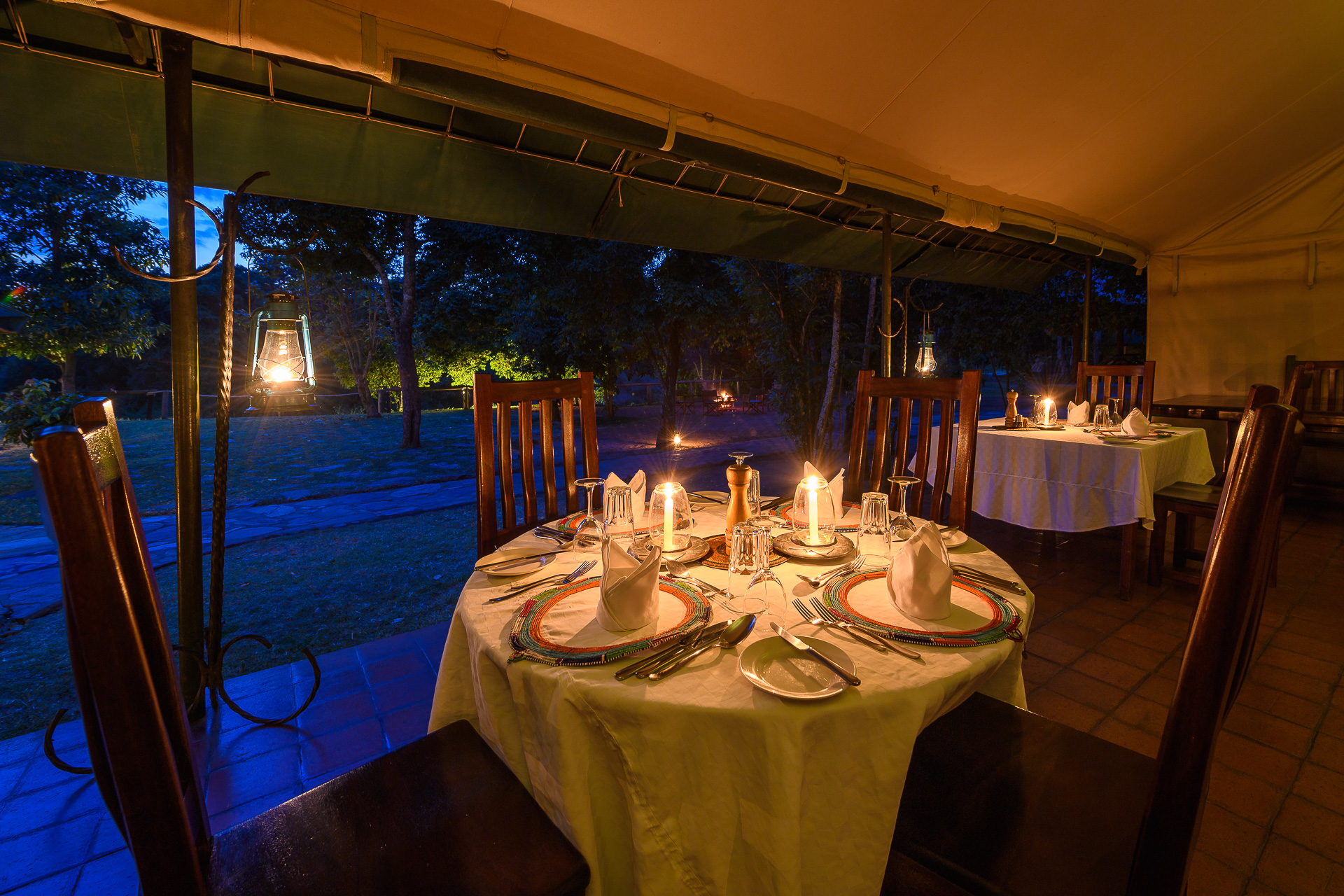 Governors' Camp Collection, Governors' Il Moran Camp, Kenia, Luxus, Masai Mara, Dinner, Essen & Trinken, Afrikarma, Afrikarma Safaris, Afrikarma Safaris - Wildnis. Hautnah., afrikarma.de