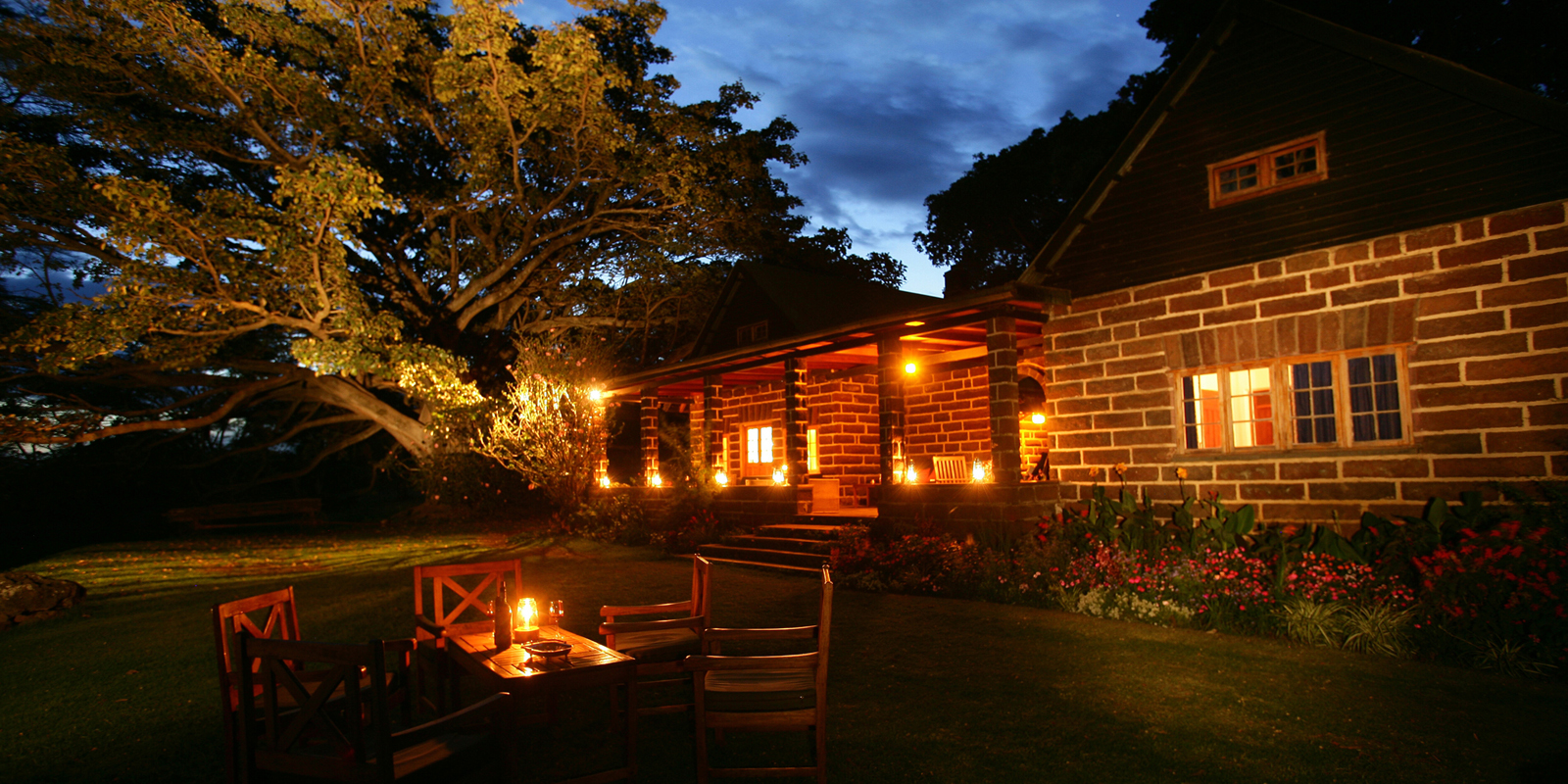 Afrika, Kenia, Loldia, Loldia House, Naivasha See, Nacht, Outdoor Seating, Afrikarma, Afrikarma Safaris, Afrikarma Safaris - Wildnis. Hautnah., Afrikarma.de