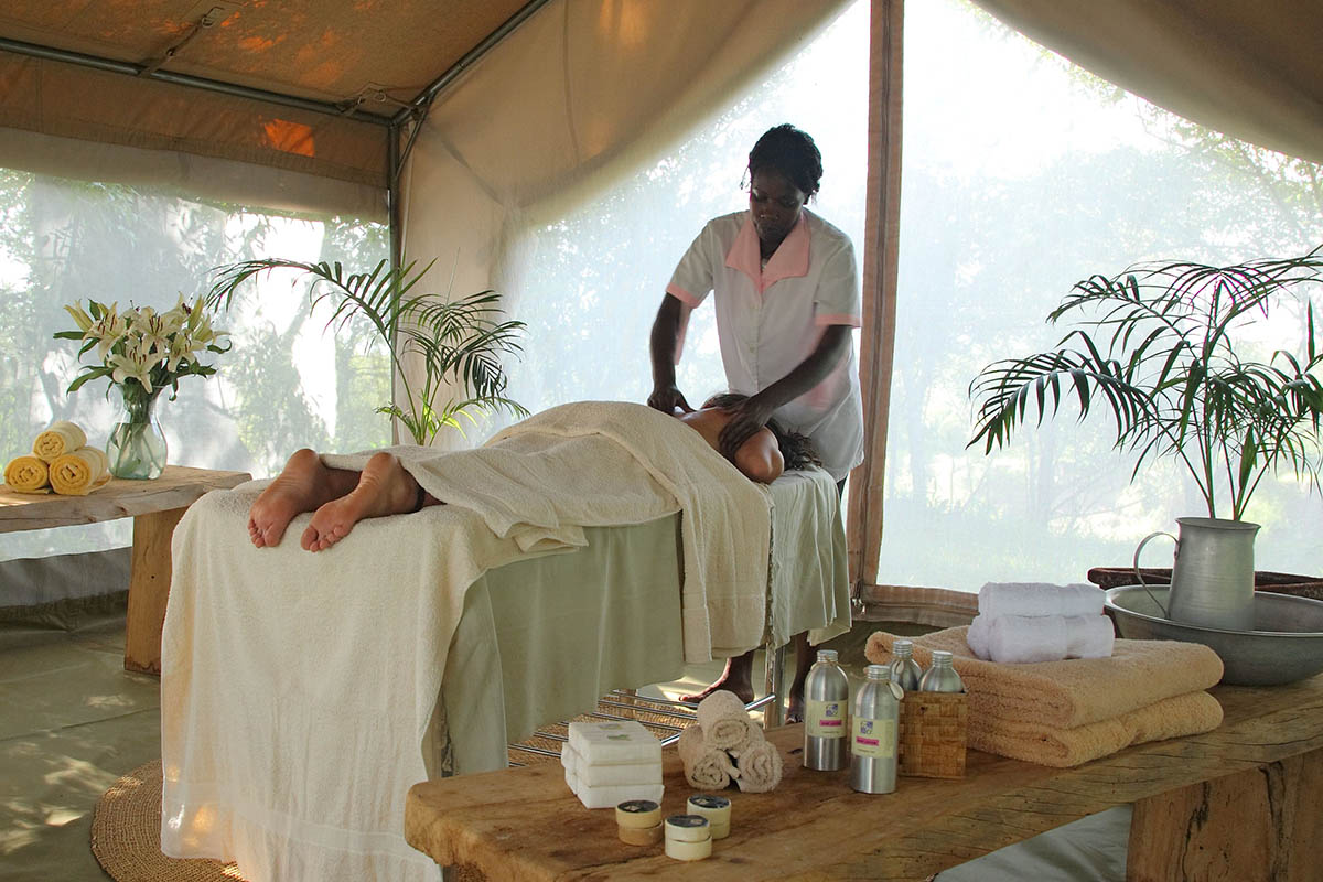 Afrikarma. Wildnis. Hautnah, Camp, Game Drive, Kenia, Kenya, Lodge, Maasai, Mara, Masai Mara, Safari, Wildnis, www.afrikarma.de, Zelt, Zeltcamp