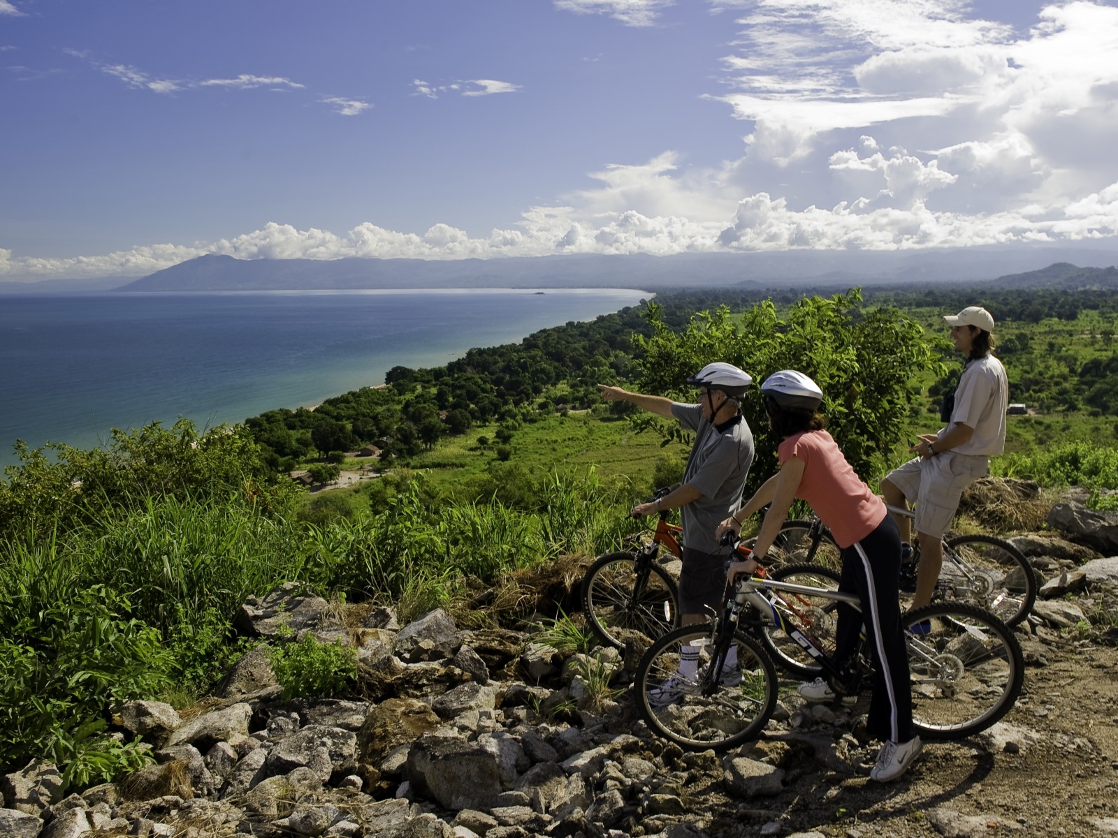 Chintheche Inn: Mountain Biking