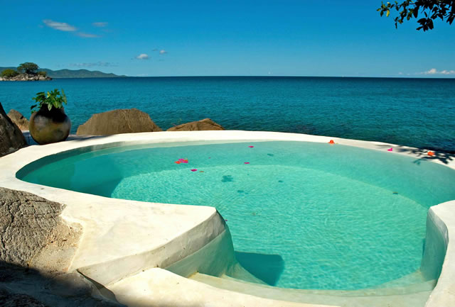 Felseninsel, Kaya Mawa, Lake Malawi, Likoma Island, Malawisee, Strand, Infinity Pool, Mainja House, afrikarma, Afrikarma Safaris, afrikarma.de, James Lightfoot