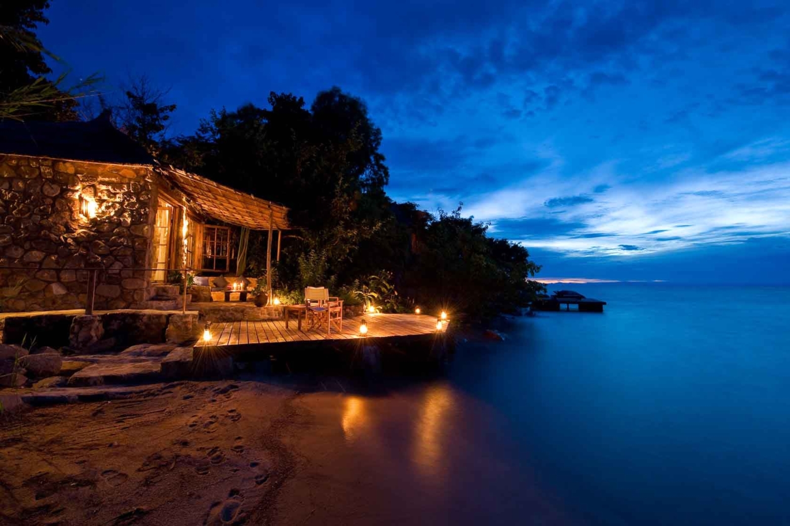 Felseninsel, Kaya Mawa, Lake Malawi, Likoma Island, Malawisee, Strand, Gästechalet, Nacht, Private Terrasse, afrikarma, Afrikarma Safaris, afrikarma.de, James Lightfoot