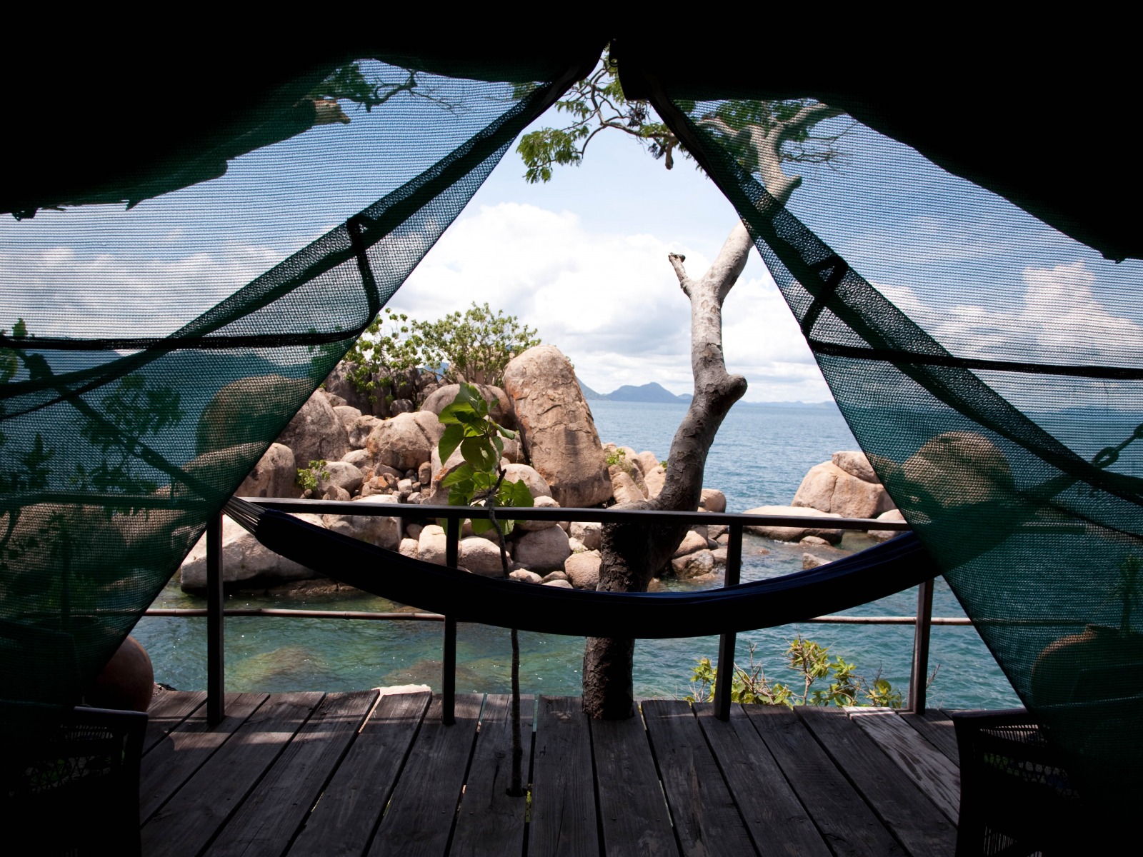 Granitfelsen, Granitinsel, Insel, Lake Malawi, Malawisee, Mumbo Island Camp, Blick, Hängematte, Veranda, Afrikarma, Afrikarma.de, Wilderness Safaris, Wilderness Adventure Camp