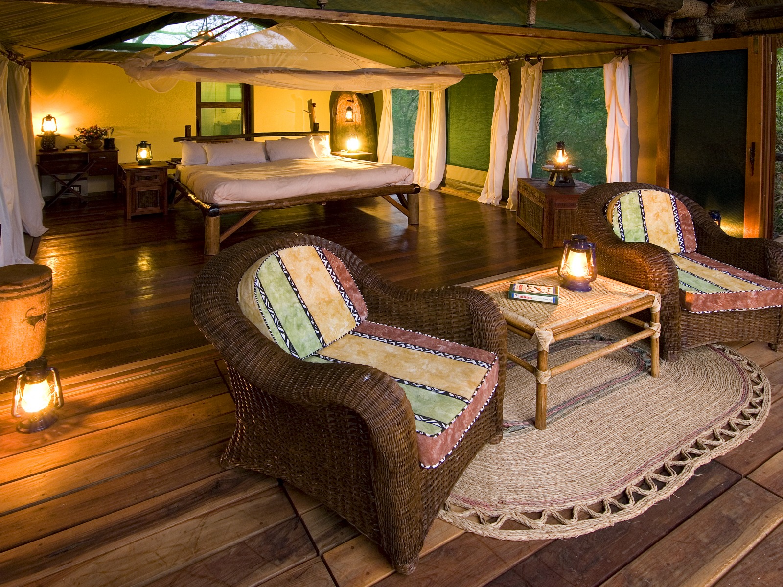 Mvuu Lodge: Gästezelt Liwonde, Liwonde National Park, Liwonde Nationalpark, Malawi, Mvuu, Mvuu Lodge, Mvuu Wilderness Lodge, Rhino Sanctuary, Shire, Shire River, Wilderness Safaris, Einrichtung, Gäste, Gästezelt, Interieur, privat