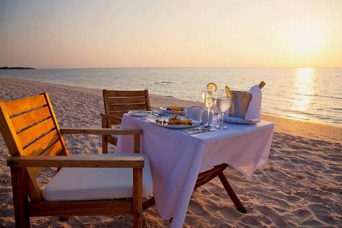 Azura Marlin Beach, Azura Retreats, Bazaruto-Archipel, Benguerra Island, Vilanculos, Aktivitäten, Dinner, Sonnenuntergang, Strand, Afrikarma, Afrikarma Safaris, Afrikarma Safaris - Wildnis. Hautnah., Afrikarma.de