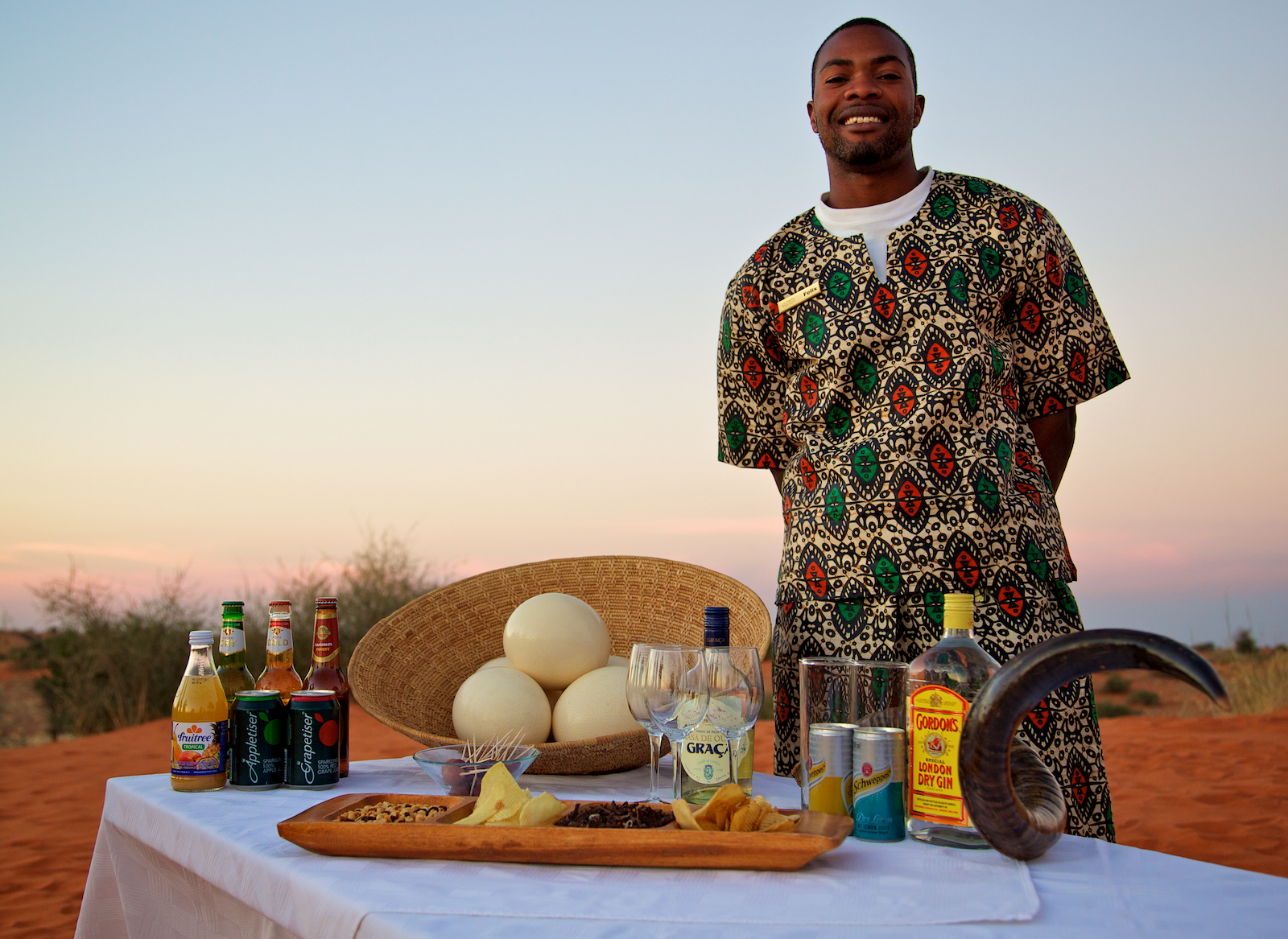 Bagatelle Kalahari Game Ranch: Drinks zum Sonnenuntergang Bagatelle Kalahari Game Ranch: Drinks zum Sonnenuntergang