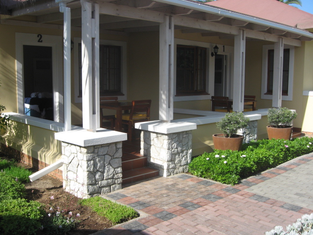 C-S 15.3.11, Cornerstone Guesthouse, Küste, Swakopmund, Garten, Hof, Innenhof, afrikarma, afrikarma safaris, afrikarma.de