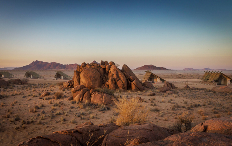 Dead Vlei, Desert Quiver Camp, Namib Naukluft, Sossusvlei, Taleni, Felsen, Gästechalet, Granit, Landschaft, Afrikarma, Afrikarma Safaris, Afrikarma Safaris - Wildnis. Hautnah., Afrikarma.de