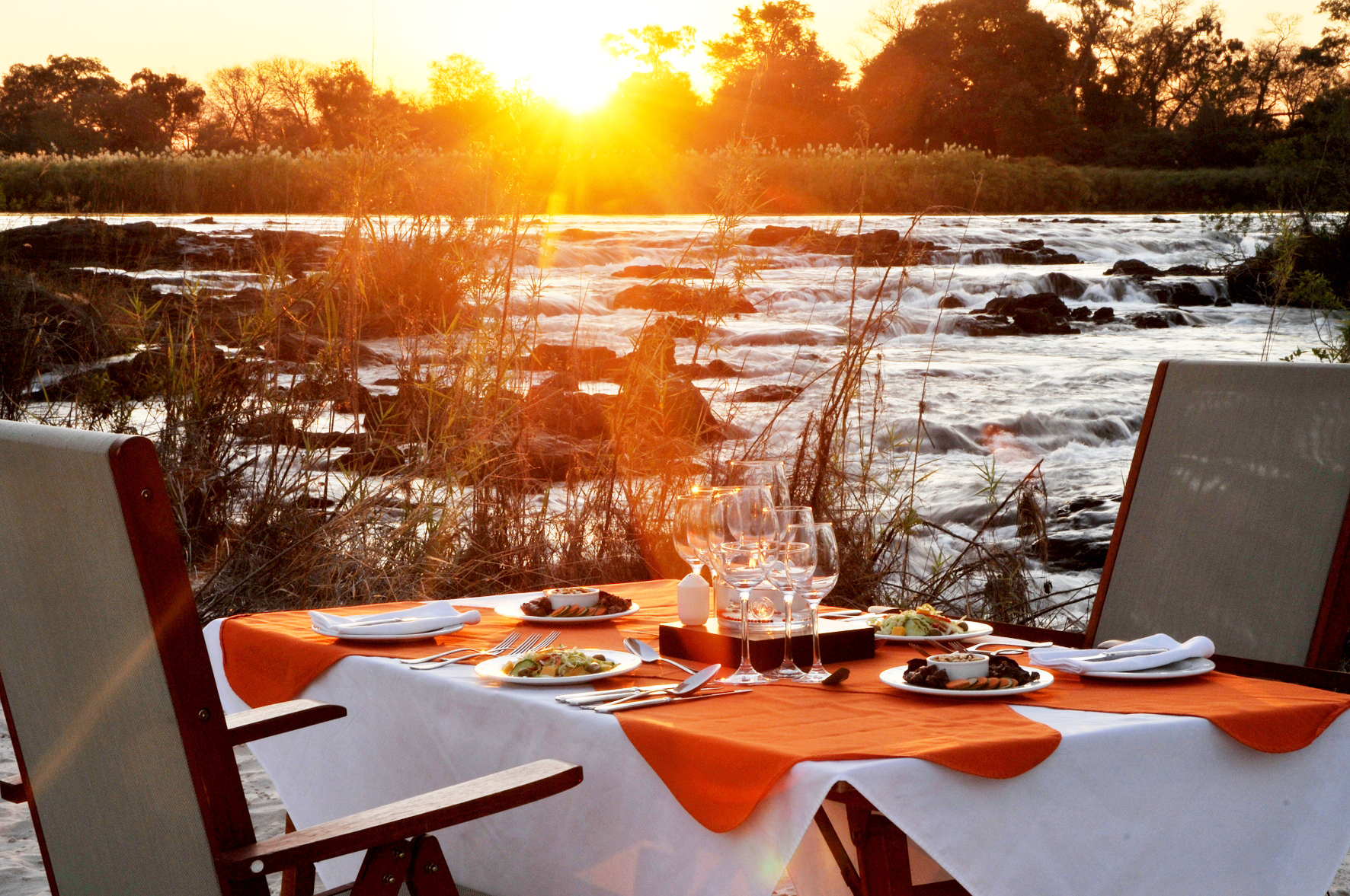africa, afrika, bagani area, buffalo game park, buffalo game reserve, caprivi, caprivi strip, caprivi-streifen, divava, divava okavango lodge, divava okavango lodge & spa, divava okavango lodge and spa, divundu, erholung, kavango river region, mahango, mahango national park, mahango nationalpark, namibia, nordnamibia, nordostnamibia, north-eastern namibia, northern namibia, okavango, okavango river, popa falls, popa wasserfall, resdest, reservation destination, safari, southern africa, spa, südliches afrika, urlaub, west-caprivi, western caprivi, abend, aktivitäten, Dinner, essen, fluss, insel, romantik, sonne, sonnenuntergang, wasser