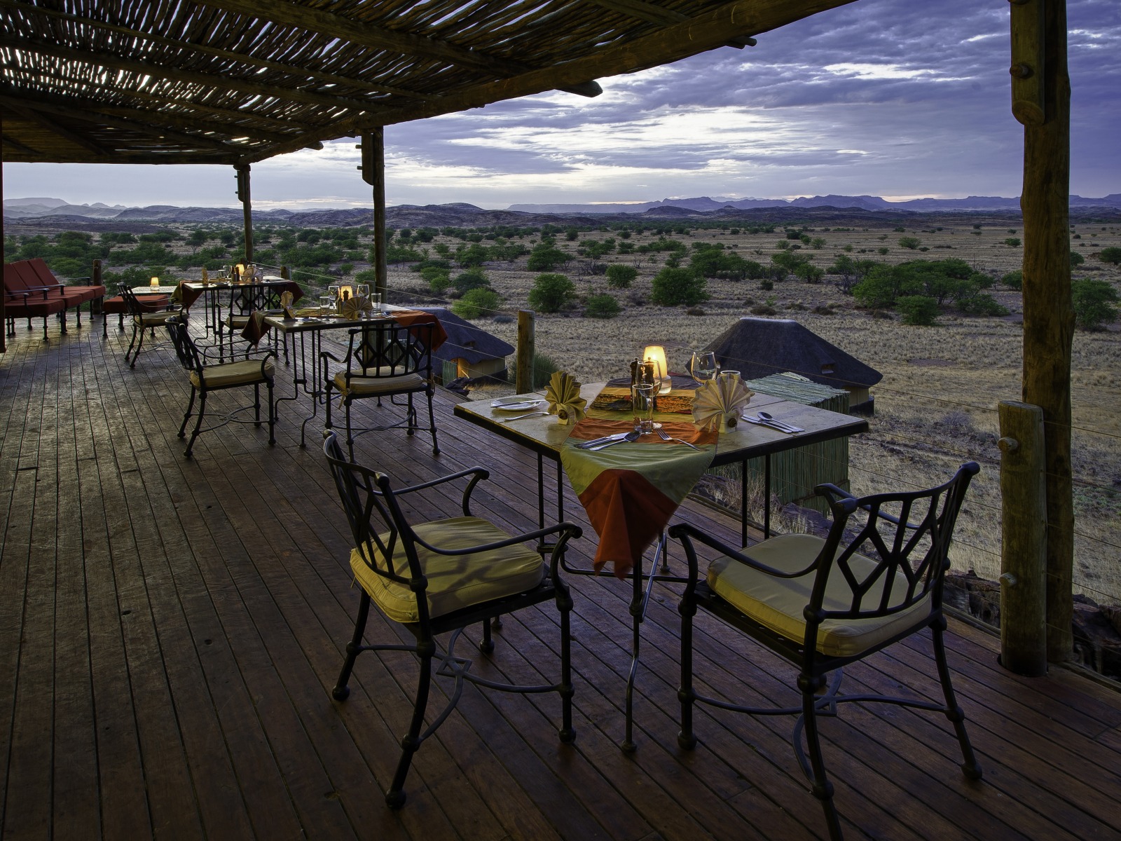 Aba-Huab River Valley, Damaraland, Doro Naw as, Doro Nawas, Etendeka-Berge, Tafelberge, Torra Conservancy, Abendstimmung, Terrasse, Doro-Krater, Petrified Forest, Twyfelfontein