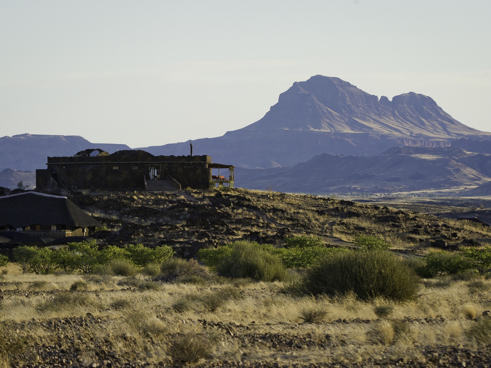 Aba-Huab River Valley, Damaraland, Doro Naw as, Doro Nawas, Etendeka-Berge, Tafelberge, Torra Conservancy, Hauptgebäude, Landschaft, Mik-Berge, Doro-Krater, Petrified Forest, Twyfelfontein