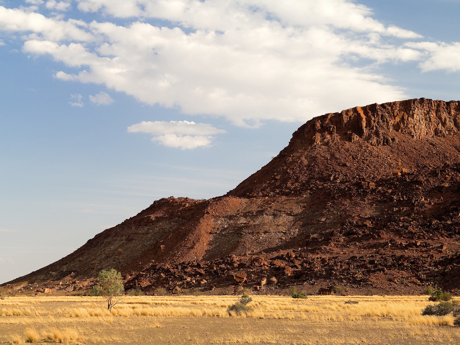 Aba-Huab River Valley, Damaraland, Doro Naw as, Doro Nawas, Etendeka-Berge, Tafelberge, Torra Conservancy, Landschaft, Doro-Krater, Petrified Forest, Twyfelfontein