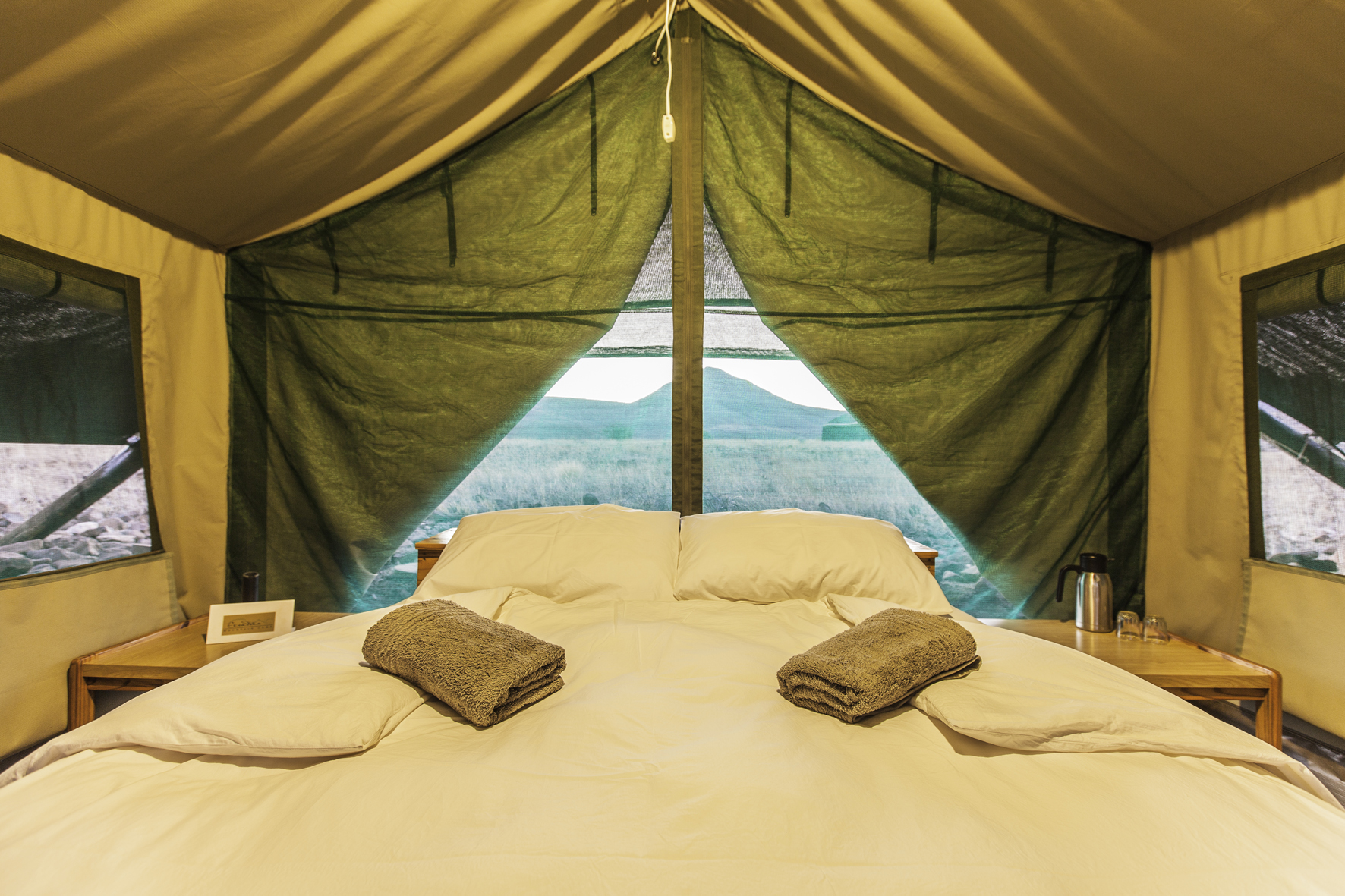 Ambient, Aussicht, Bett, Design, Etendeka Mountain Camp, Namibia, Natur, Outdoor, Schlafzimmer, Afrikarma, Afrikarma Safaris, Afrikarma Safaris - Wildnis. Hautnah., afrikarma.de