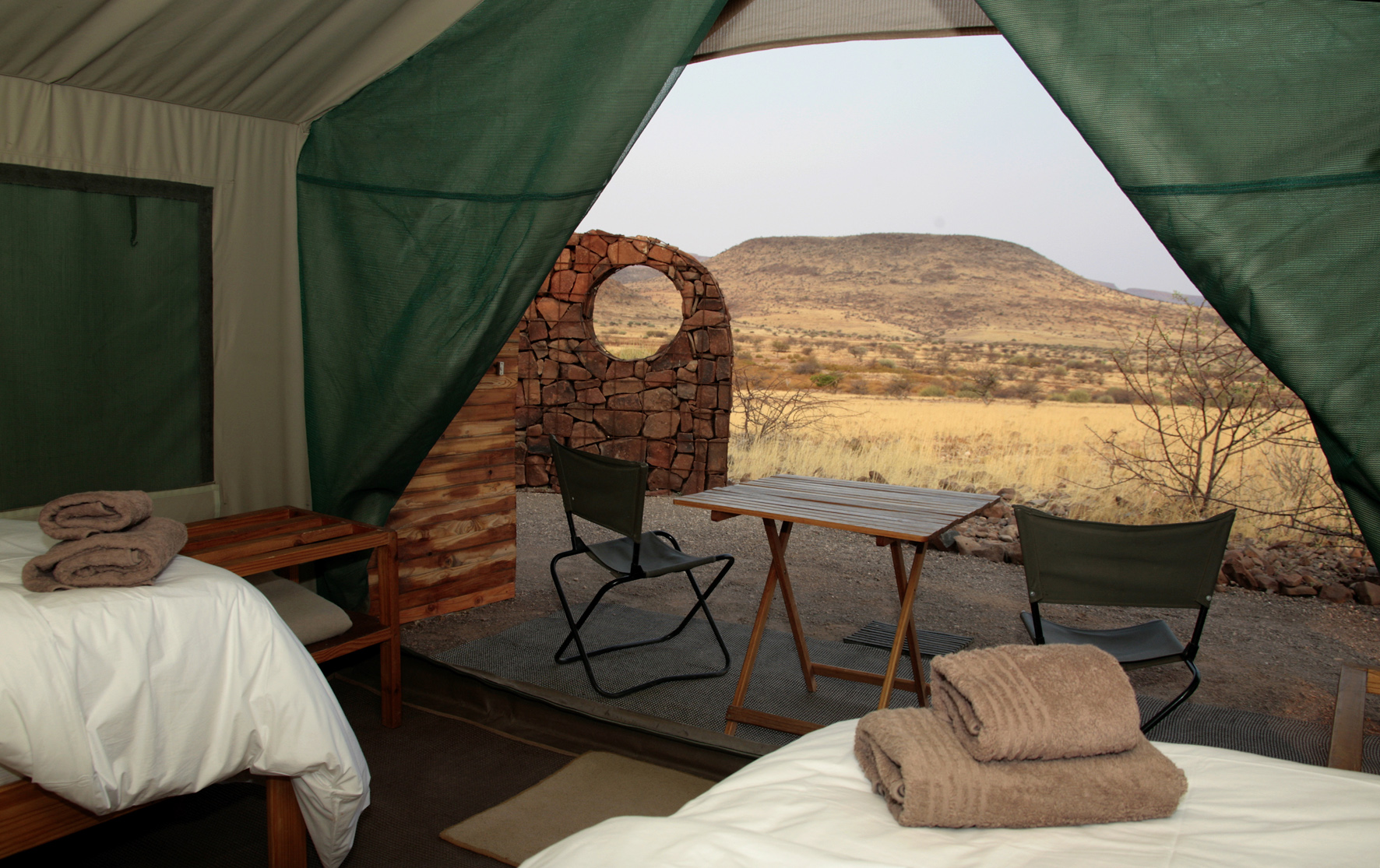 Ambient, Etendeka Mountain Camp, Gebäude, Interior, Namibia, Natur, Outdoor, Schlafzimmer, Afrikarma, Afrikarma Safaris, Afrikarma Safaris - Wildnis. Hautnah., afrikarma.de
