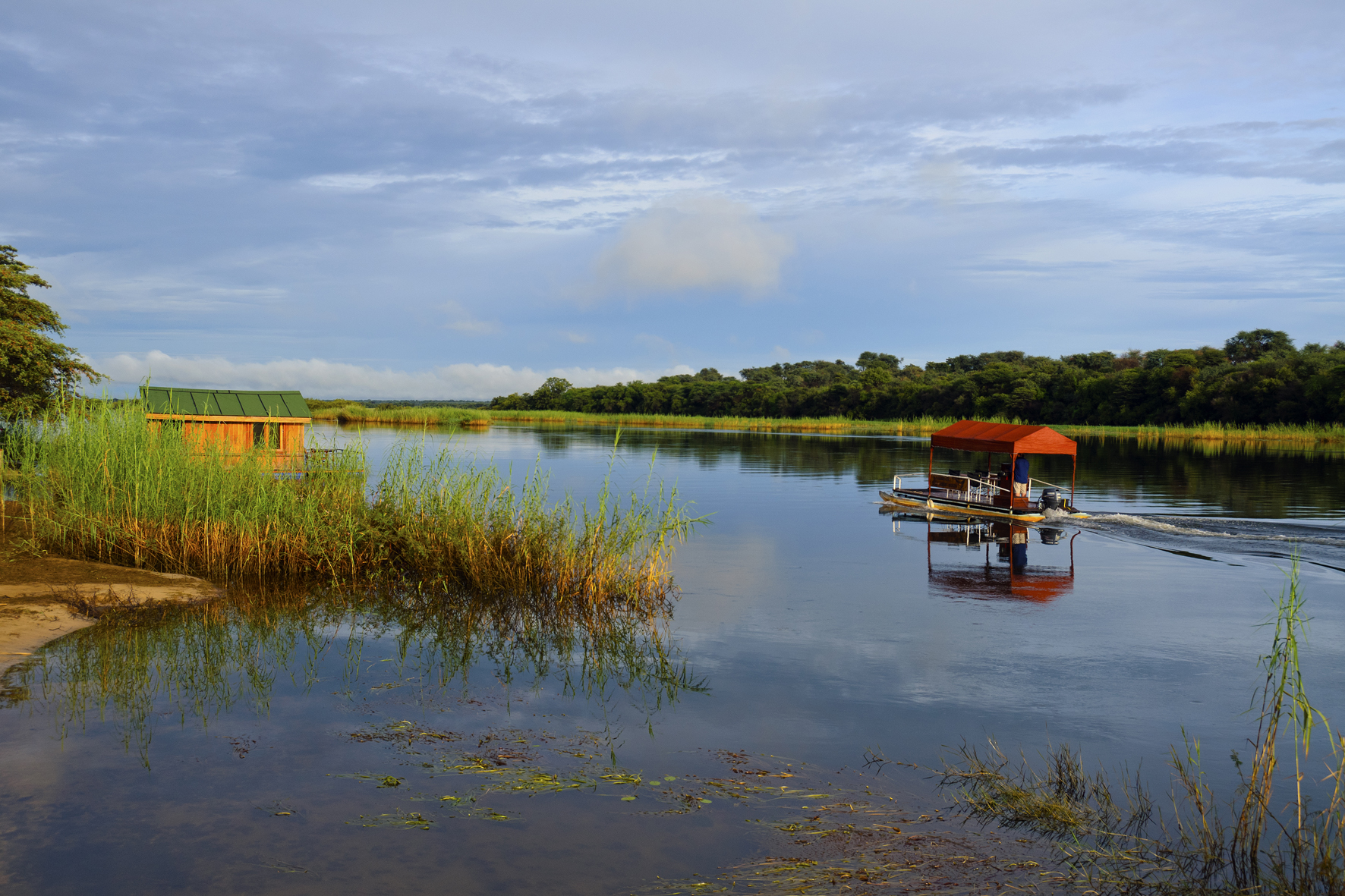 Hakusember River Lodge, Okavango, Bootsfahrt, afrikarma, afrikarma Safaris, afrikarma.de