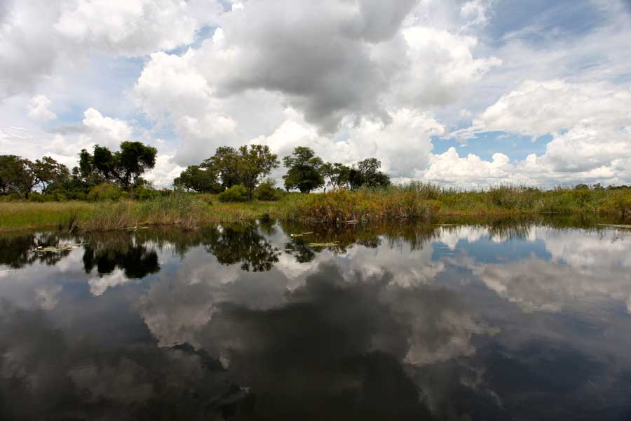 Lianshulu Lodge: Wolkenspiegel Caprivi Collection, Caprivi-Streifen, Dusty Rogers, Kwando River, Lianshulu Lodge, Linyanti, Linyanti-Sümpfe, Mamili National Park, Mudumu National Park, Nkasa Lupala National Park, Wasser, Wetter, Wolken, afrikarma, afrikarma Safaris, afrikarma.de