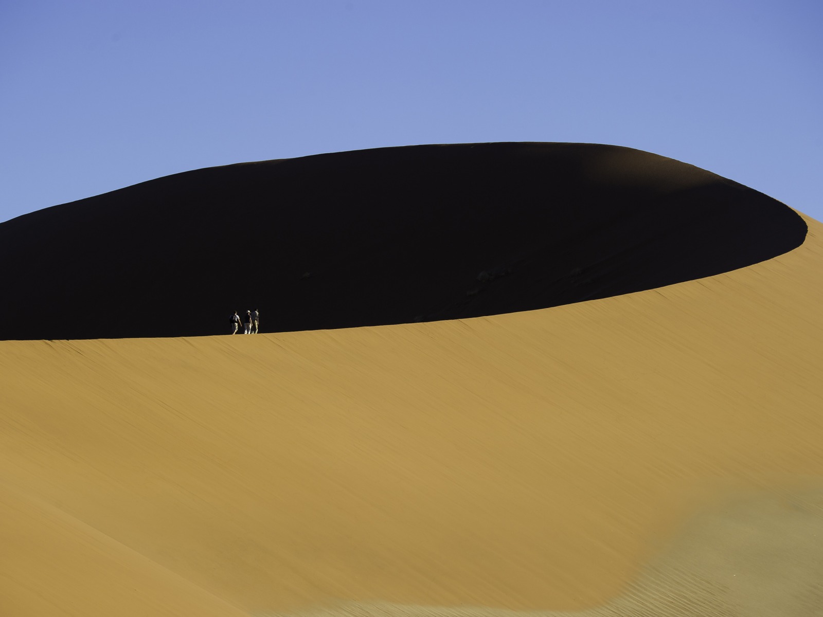 Little Kulala: Wanderung auf dem Dünenkamm