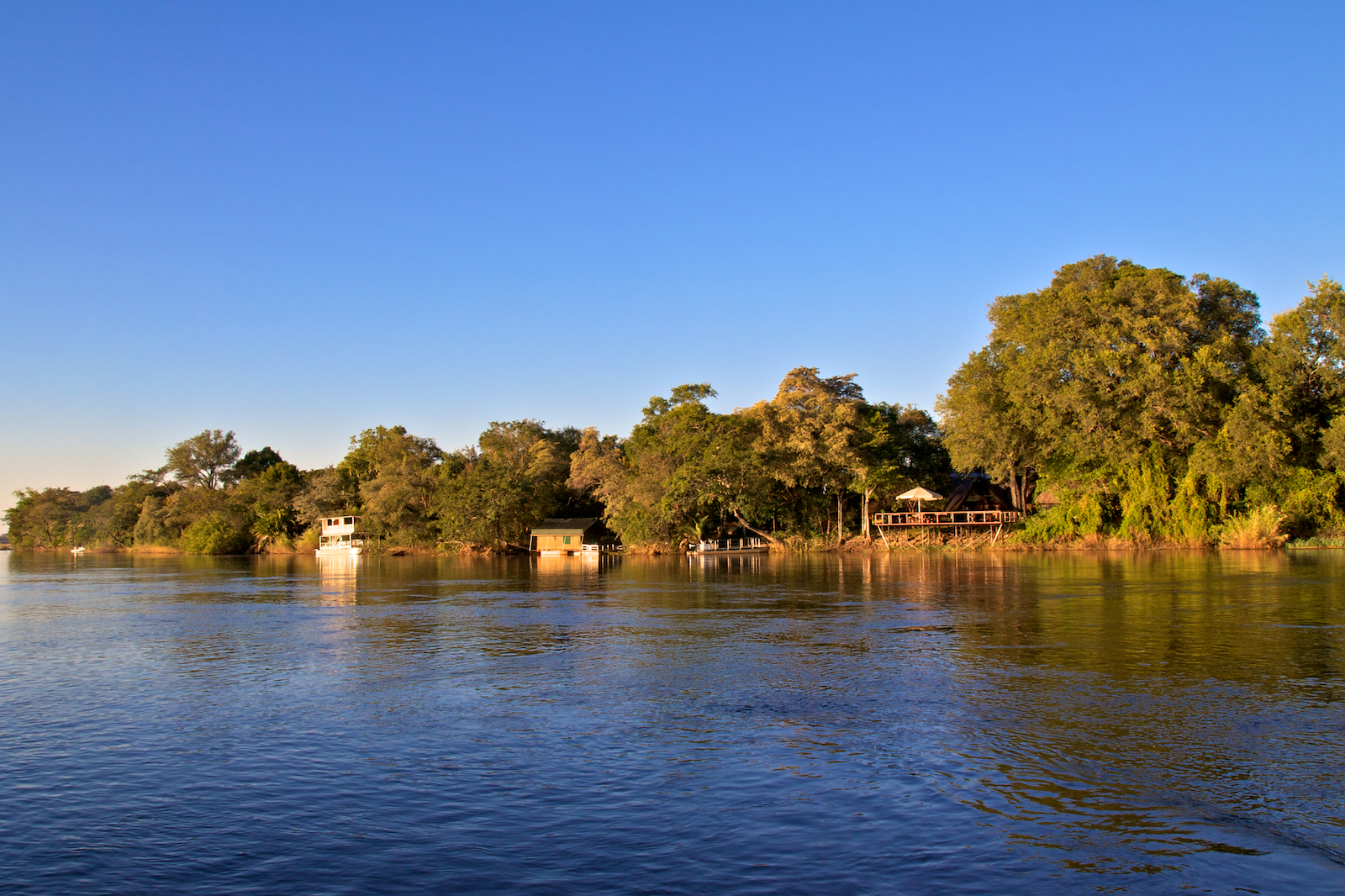 Caprivi, Kavango, Ndhovu Safari Lodge, Okavango, Panhandle, Gesamtansicht, Hauptgebäude, Panorama, Afrikarma, Afrikarma Safaris, Afrikarma.de, Horst Kock