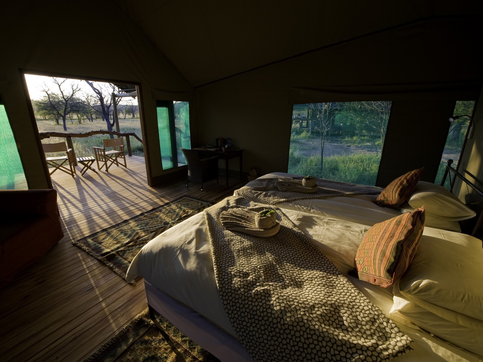 Etosha, Etosha National Park, Etoshapfanne, Ongava Game Reserve, Ongava Tented Camp, Doppelbett, Gästezelt, Private Veranda, Veranda, Wilderness Safaris